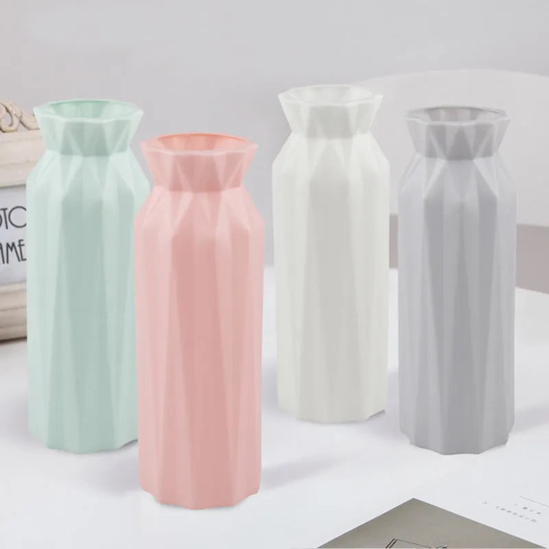 Green melamine drop-resistant vase with a 7.2cm base diameter on a desk.